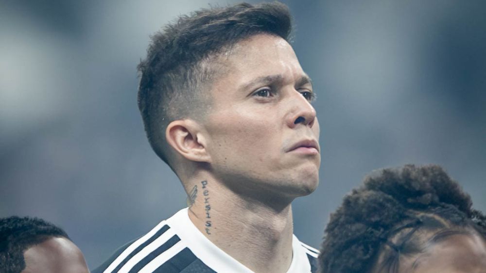 Bernard, do Atlético, lamenta morte chocante de jogador de seleção