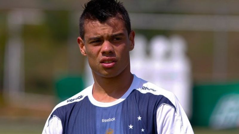 Bernardo, ex-Cruzeiro e Vasco, acerta com clube para o Campeonato Mineiro