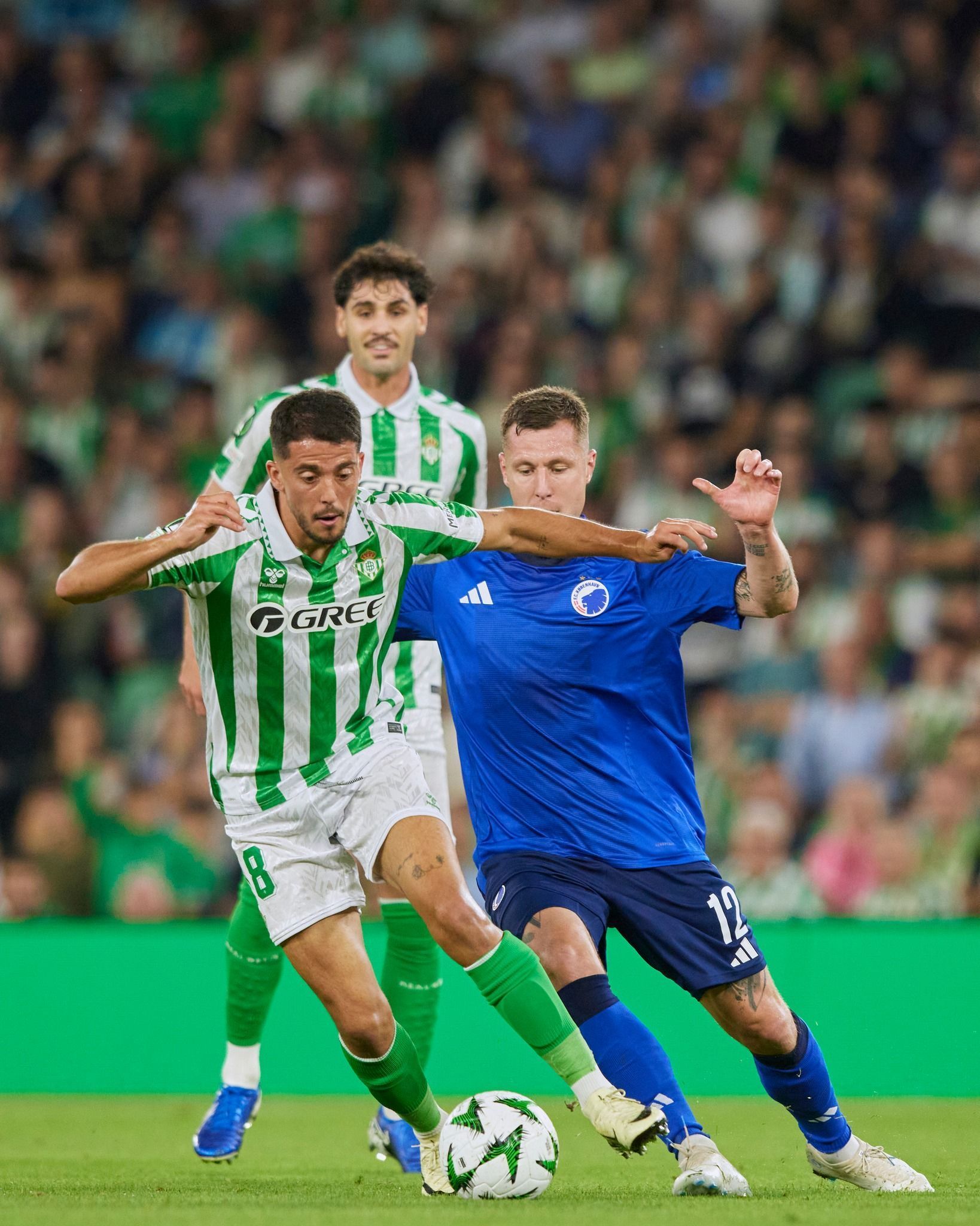 Jogo entre 'crias do Cruzeiro' termina empatado em torneio interclubes da Europa