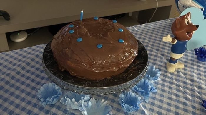Torcedora do Cruzeiro fez bolo em celebração ao aniversário de Matheus Pereira