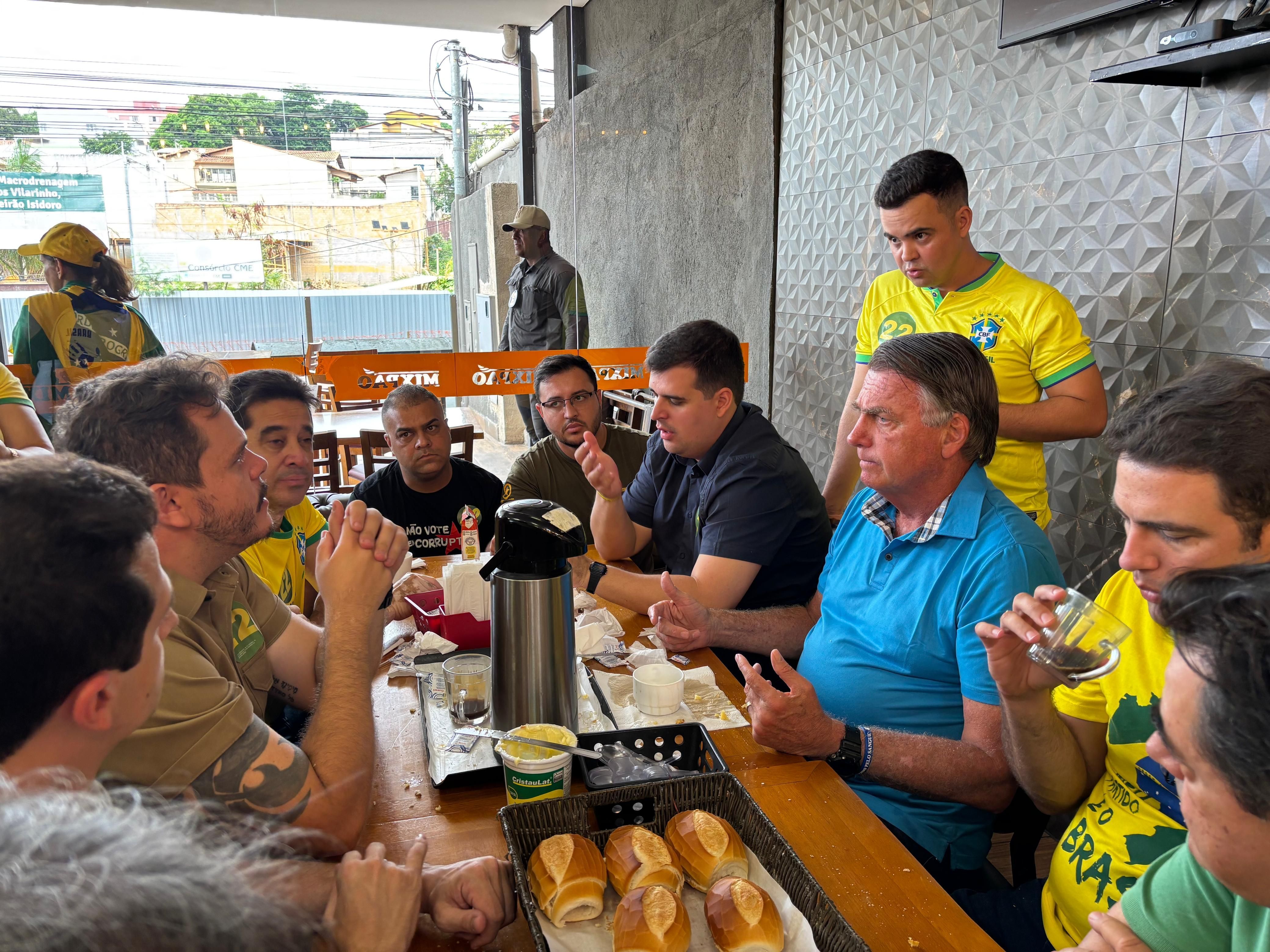 Bolsonaro desembarca em BH para ato de campanha com Bruno Engler