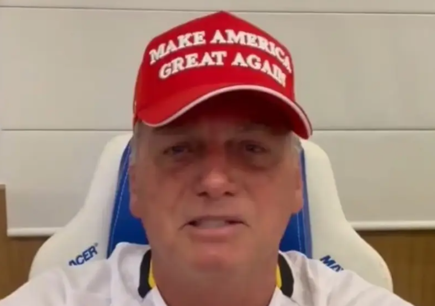 Bolsonaro grava vídeo de apoio a Trump: 'Em nome dos brasileiros que amam Deus'