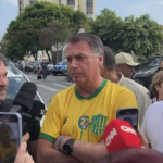 Bolsonaro acompanha voto de candidato do PL em Goiânia e critica Moraes por operação contra aliado