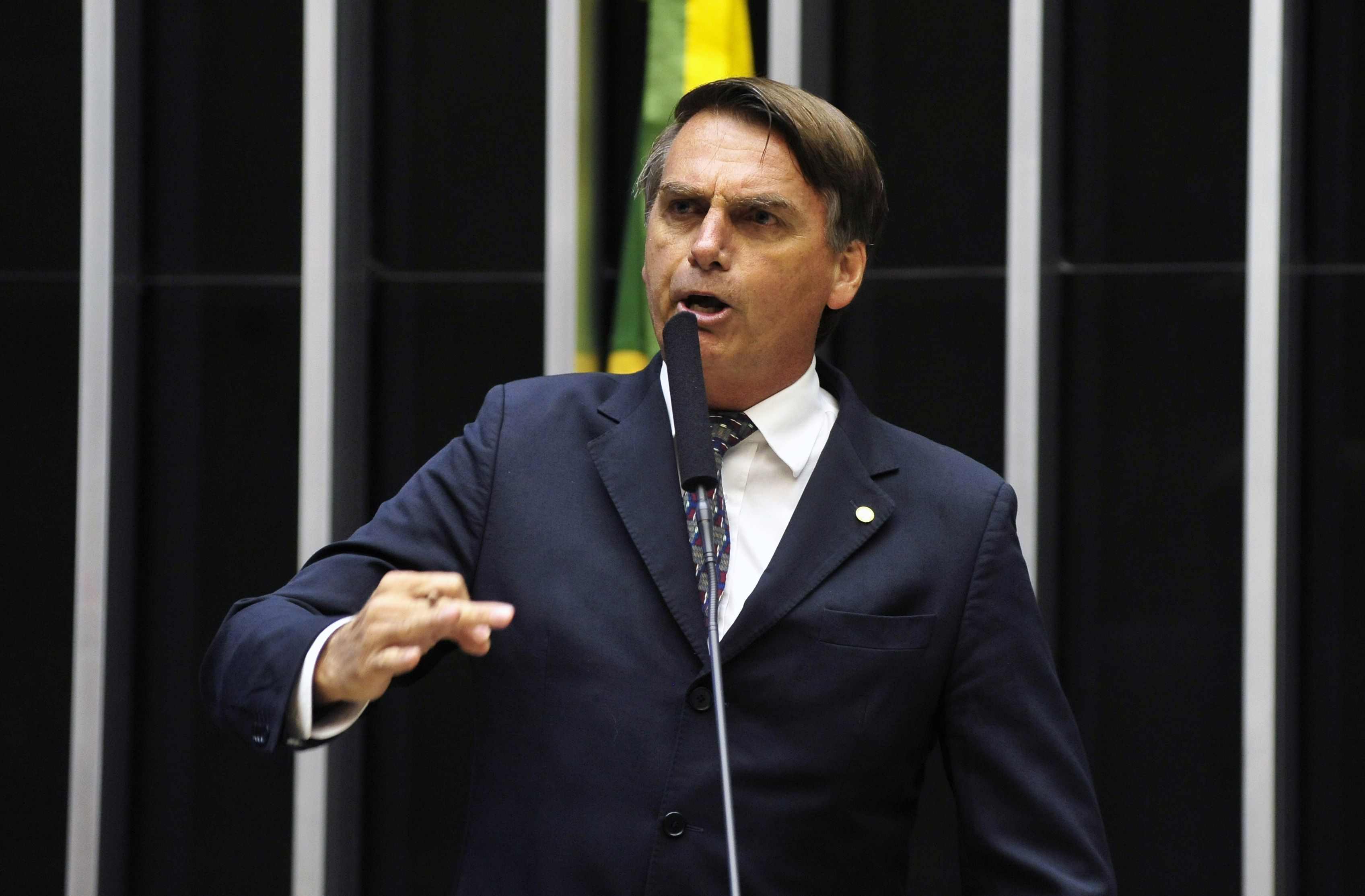 Bolsonaro inicia nova fase da recuperação com exercícios de fortalecimento durante prisão