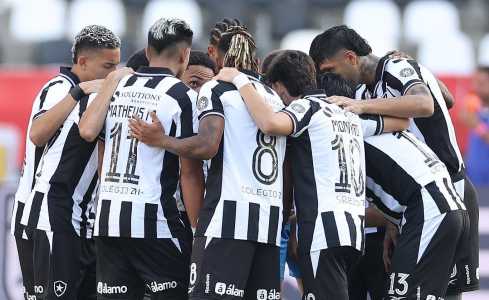 Jogadores do Botafogo para partida na temporada 2026