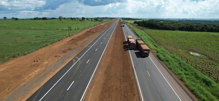 Idosa morre após passar em quebra-molas e bater a cabeça no teto do carro, no MS