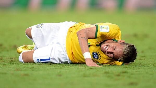 Neymar se lesiona nas quartas de final da Copa do Mundo de 2014