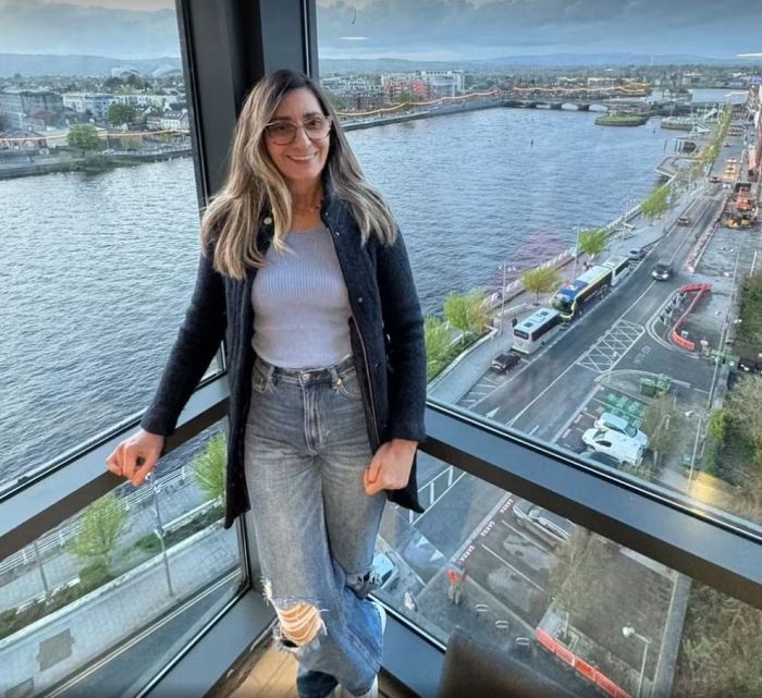 A brasileira Elizabeth Campos Cardoso, de 55 anos, que ficou presa durante 7 dias em Paris, por erro de imigração europeia.