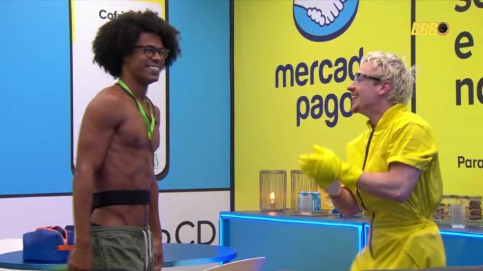 Juliano se encontra com Breno no Quarto Secreto
