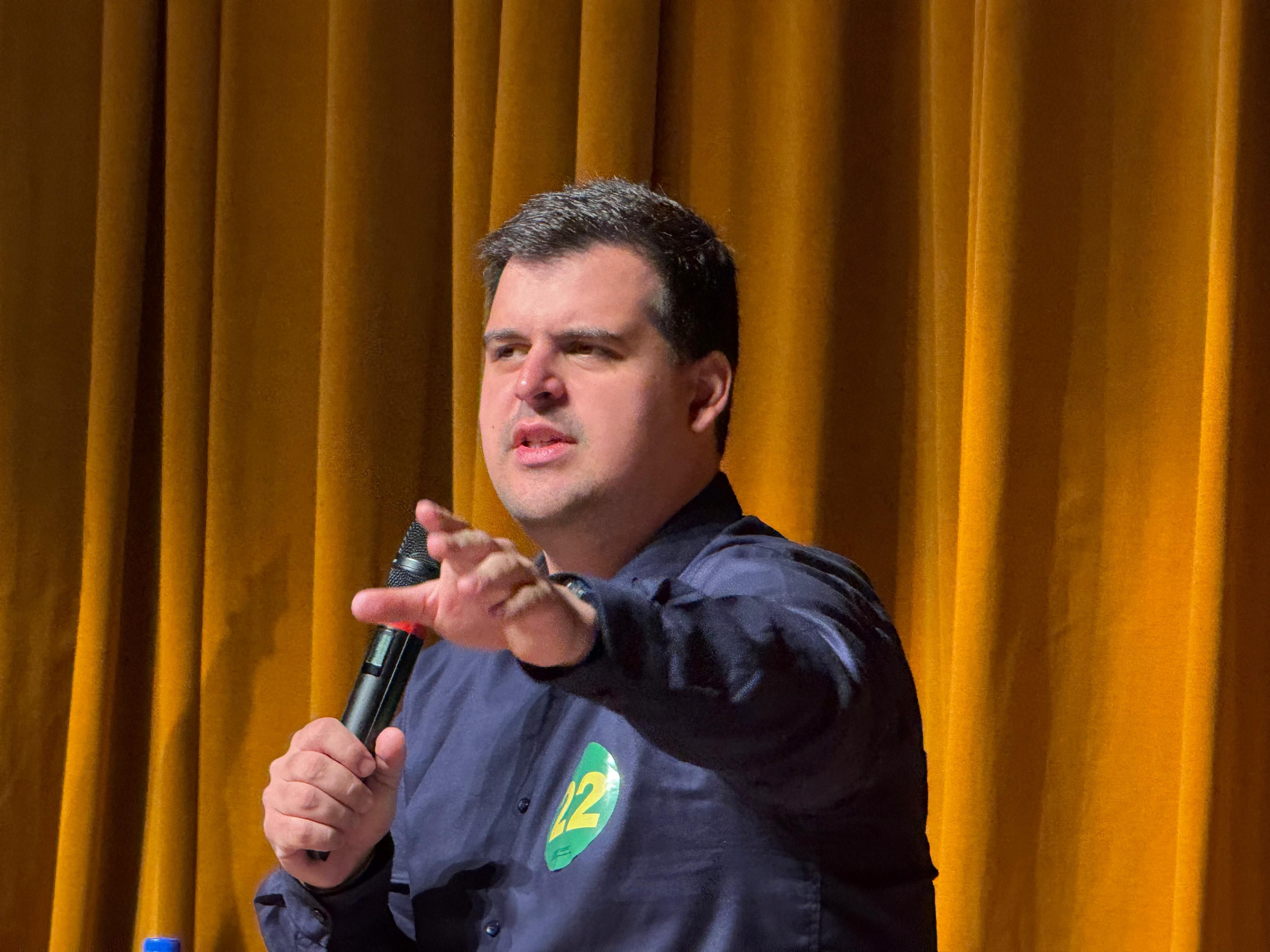 ‘Prefeitura hoje é adversária de quem gera emprego e renda em BH’, diz Engler em encontro com empresários