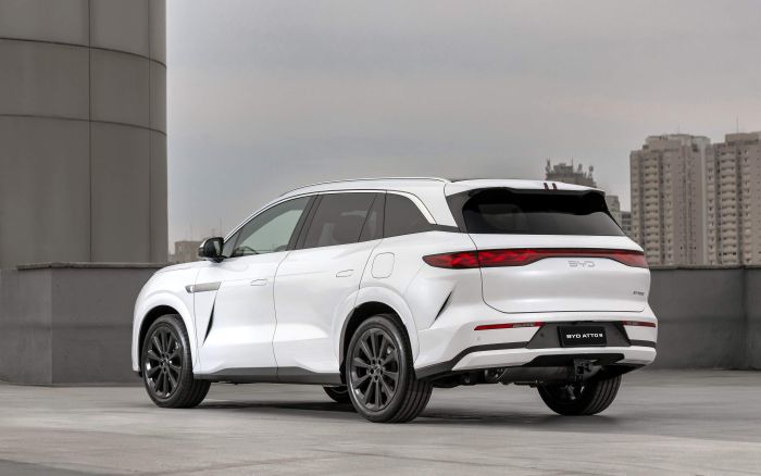 BYD Atto 8