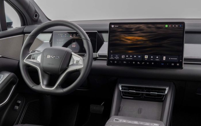 BYD Atto 8