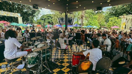 Artistas homenageiam Adriana Aráujo em roda de samba de 12 horas no Santa Tereza
