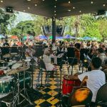 Artistas homenageiam Adriana Araújo em roda de samba de 12 horas no Santa Tereza