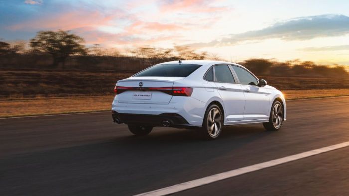 VW Jetta GLI 2026 traseira