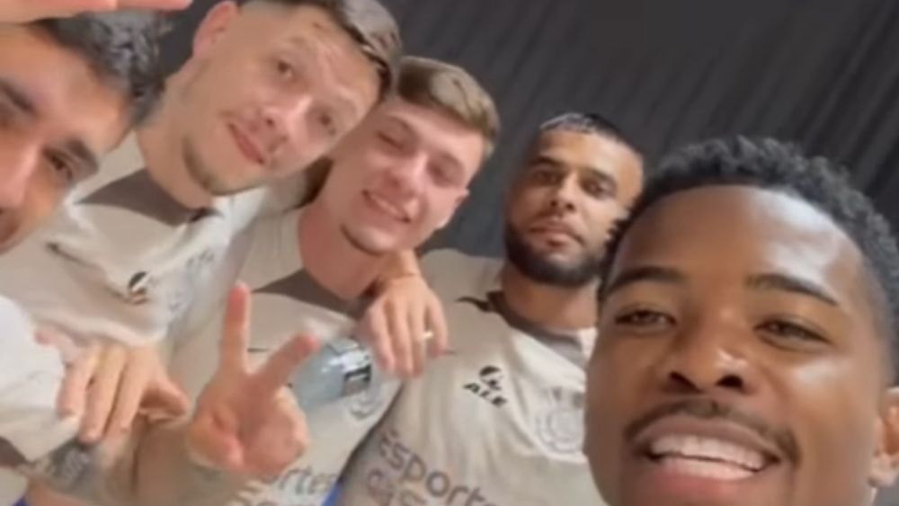 Jogador do Corinthians estrela partida beneficente no interior de Minas