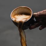 Café com leite vai custar mais caro na mesa do brasileiro…