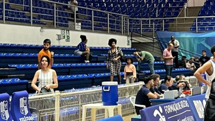 Diego Cal nas arquibancadas da Arena UniBH, após partida entre Minas e São José