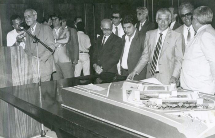 Capsula do tempo foi enterrada durante a inauguração da Câmara Municipal de BH