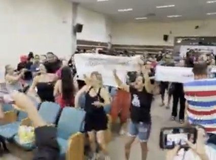 Secretária municipal é chamada de 'panicat' por vereador em Pouso Alegre e Câmara divulga moção de repúdio