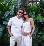 Elenco de Vale Tudo e famosos celebram aniversário de Carolina Dieckmmann