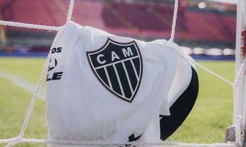 Camisa do Atlético no Barradão, para duelo com Vitória pelo Brasileirão