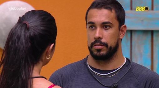 Gracyanne e Maike conversam sobre Diego Hypólito