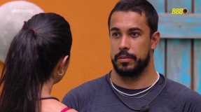 Gracyanne e Maike conversam sobre Diego Hypólito