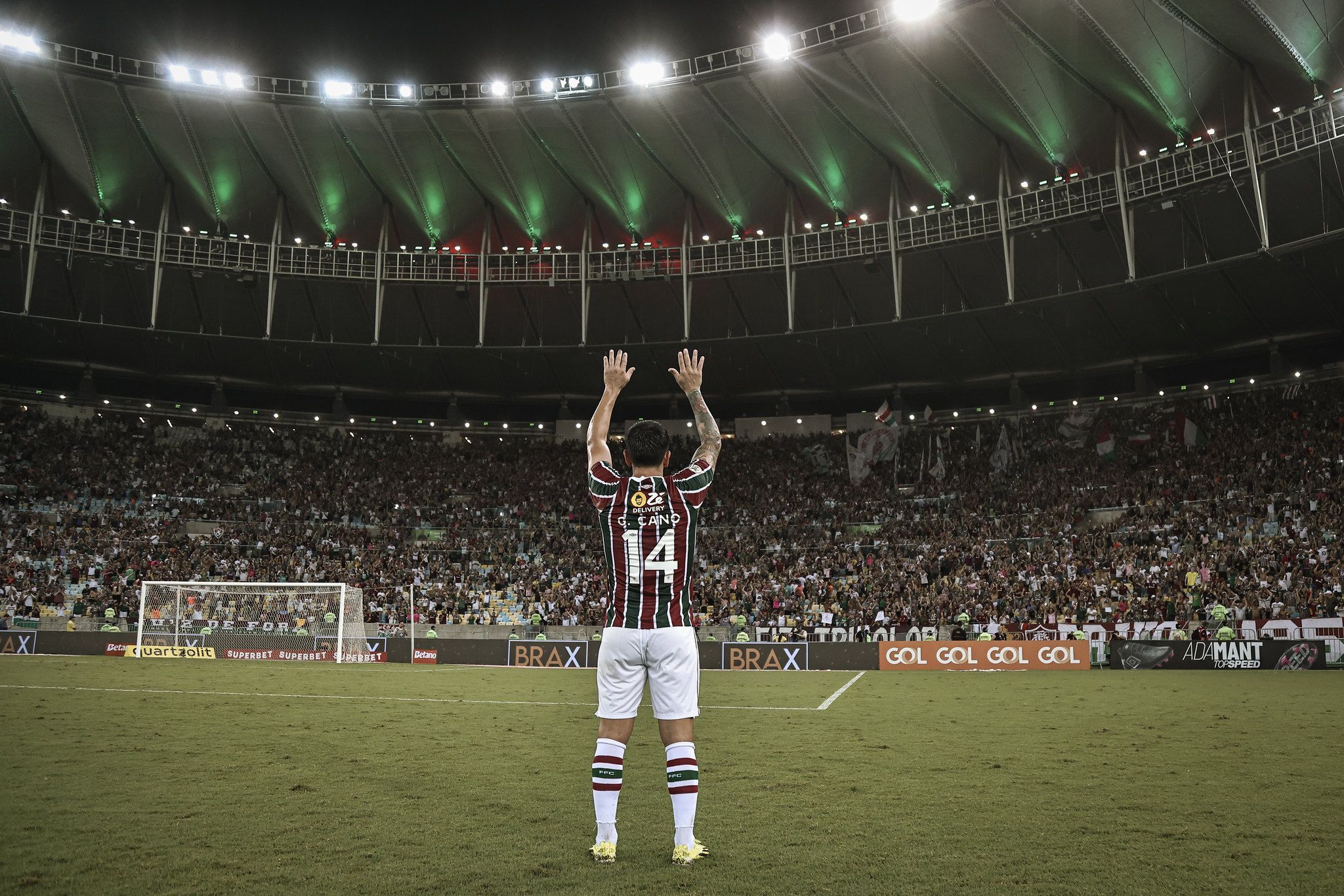 Com jejum quebrado, Cano chega a marca histórica na carreira e pelo Fluminense