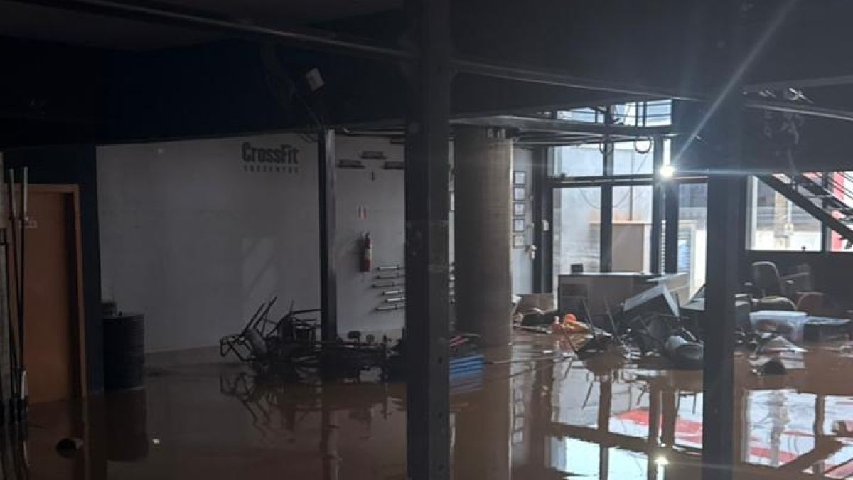 Empresário tem prejuízo superior a R$ 200 mil após enchente destruir academia em Ubá