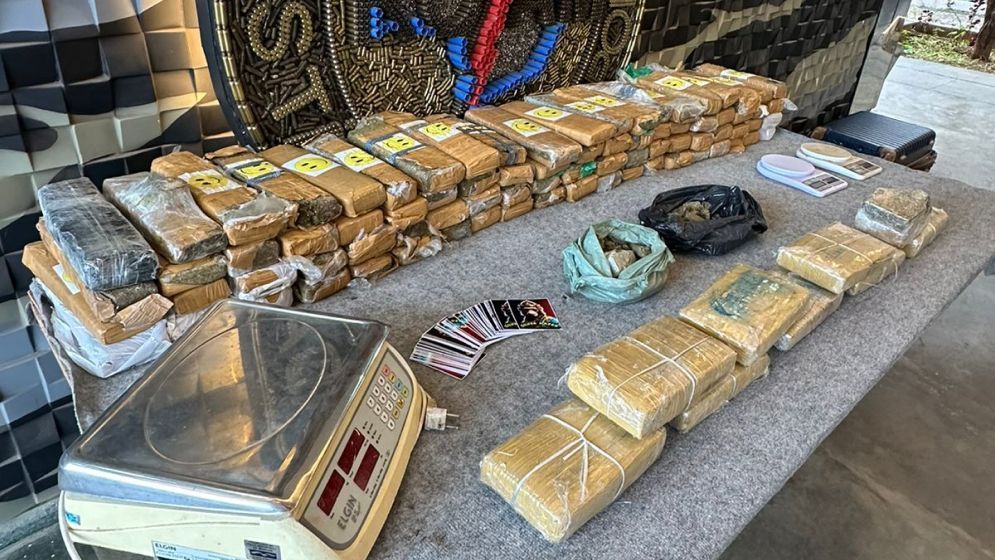 Homem é preso suspeito de armazenar 100 kg de maconha dentro de casa em Contagem