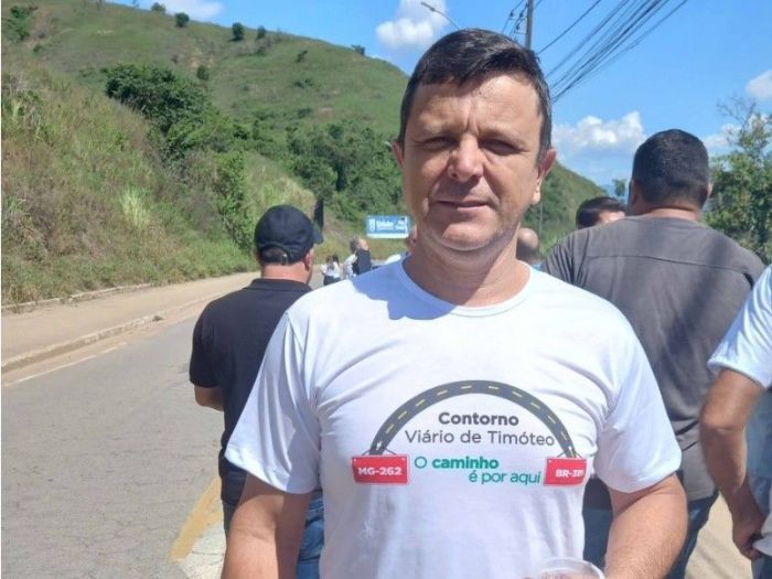 Capitao Vitor - prefeito de Timoteo - Contorno.jpg