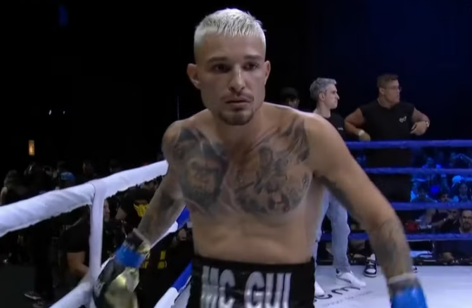 MC Gui levou a melhor sobre Nego do Borel no combate de boxe em São Paulo