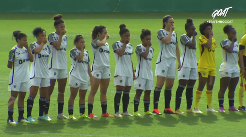 Jogadoras de América e Atlético protestam contra a violência sexual