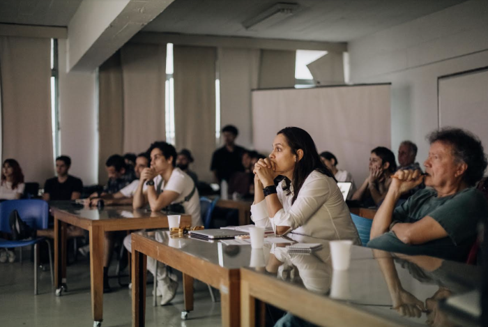 Professores da UFMG ouvem atentamente o projeto de Voronoff: nota máxima!
