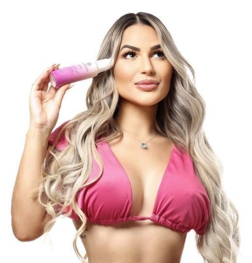 Deolane Bezerra tem uma marca de cosméticos