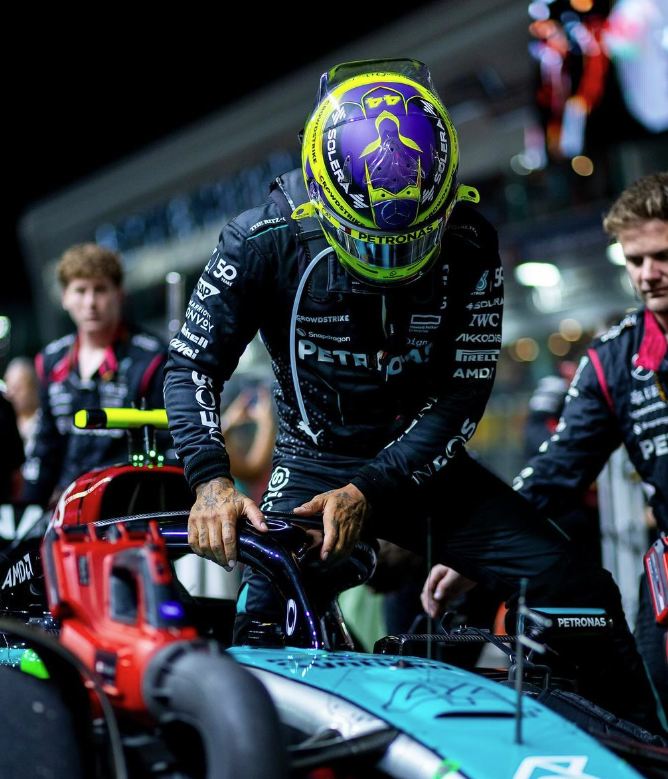 Lewis Hamilton e Russell  lamentam desempenho da Mercedes no GP de Singapura
