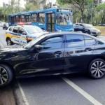 Adolescente de 14 anos dirige BMW do pai escondido e bate veículo no Belvedere, em BH