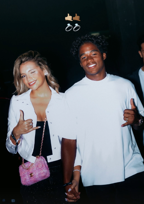 Endrick ao lado da esposa Gabriely Miranda Endrick ao lado da esposa Gabriely Miranda