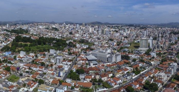 Pesquisa Itatiaia/VER : Jussara Menicucci tem 42,8% e Fábio Cherem tem 27,3% na corrida eleitoral em Lavras
