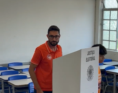 Paulo Bigodinho vota em Santa Luzia e garante: 'Expectativas são as melhores possíveis'