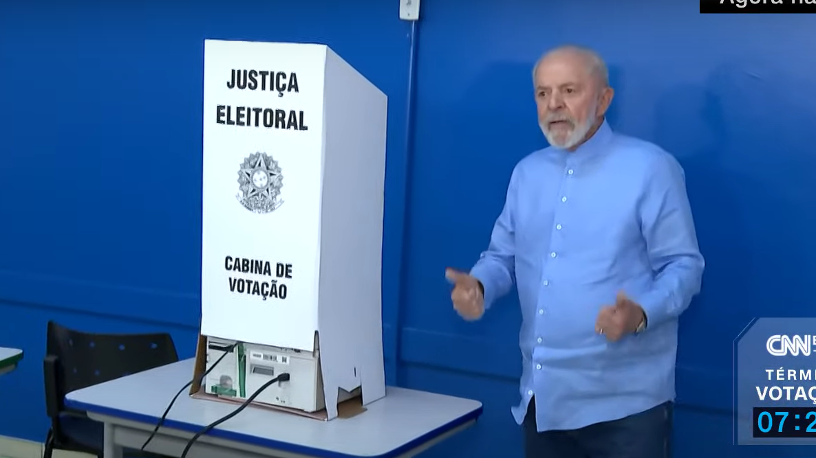 Aos 79 anos, Lula não viaja para São Bernardo para votar no segundo turno