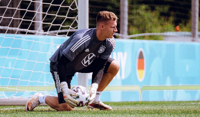 Goleiro da Premier League recusa convocação para a Seleção Alemã