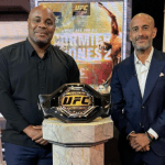 Ex-campeão do UFC coloca brasileiro entre os maiores de todos os tempos do MMA