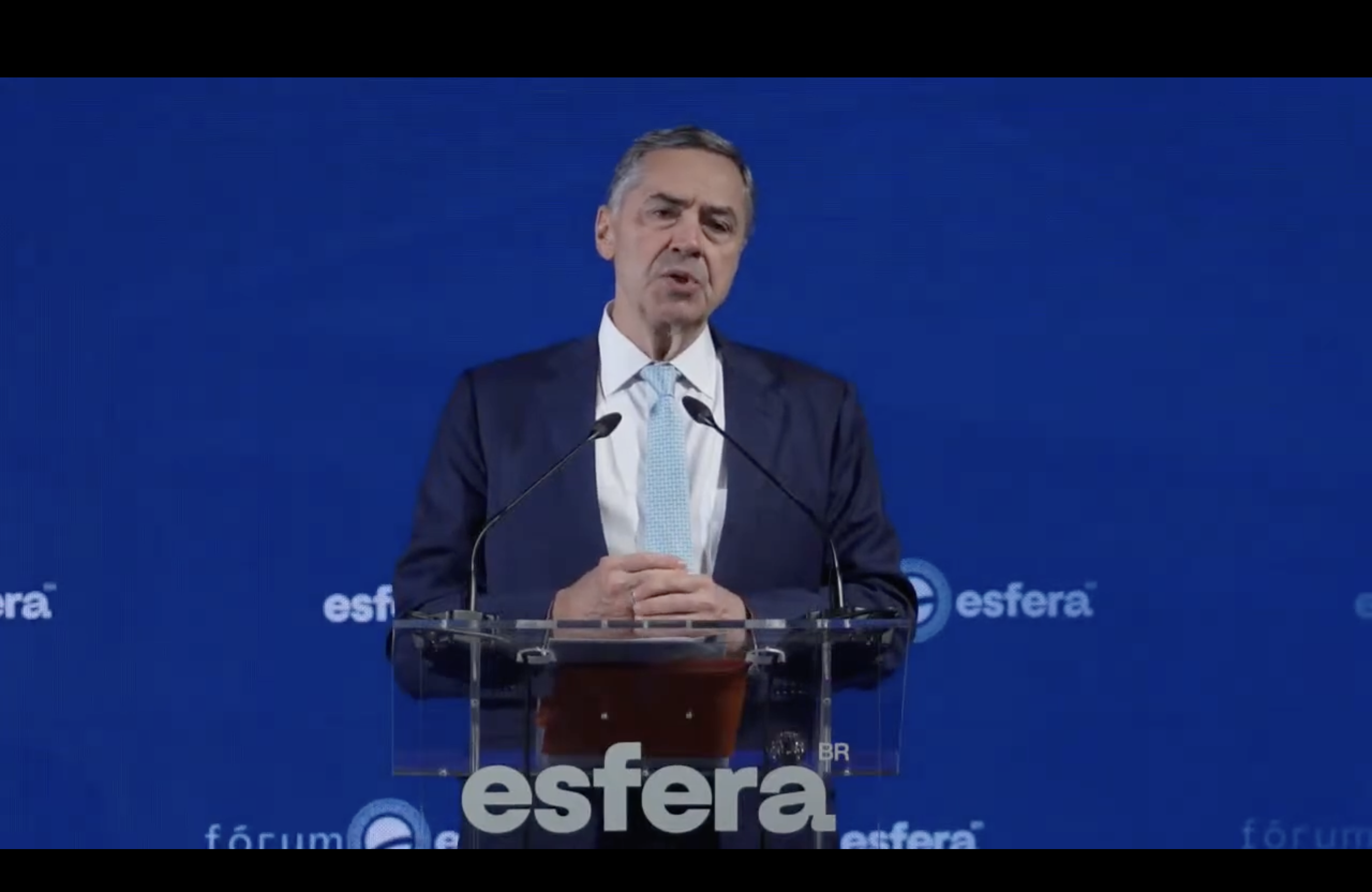 Após aprovação de pacote anti-STF, Barroso diz que 'há grande harmonia entre os Poderes' no Brasil