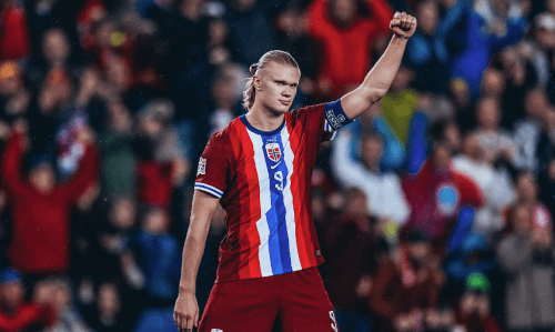 Haaland em jogo pela Seleção da Noruega • Noruega/Divulgação