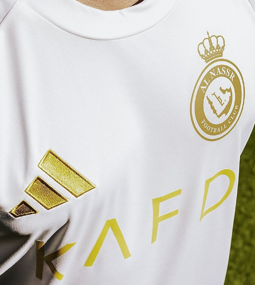 Al-Nassr lança novo uniforme e semelhança com clube espanhol chama atenção; veja