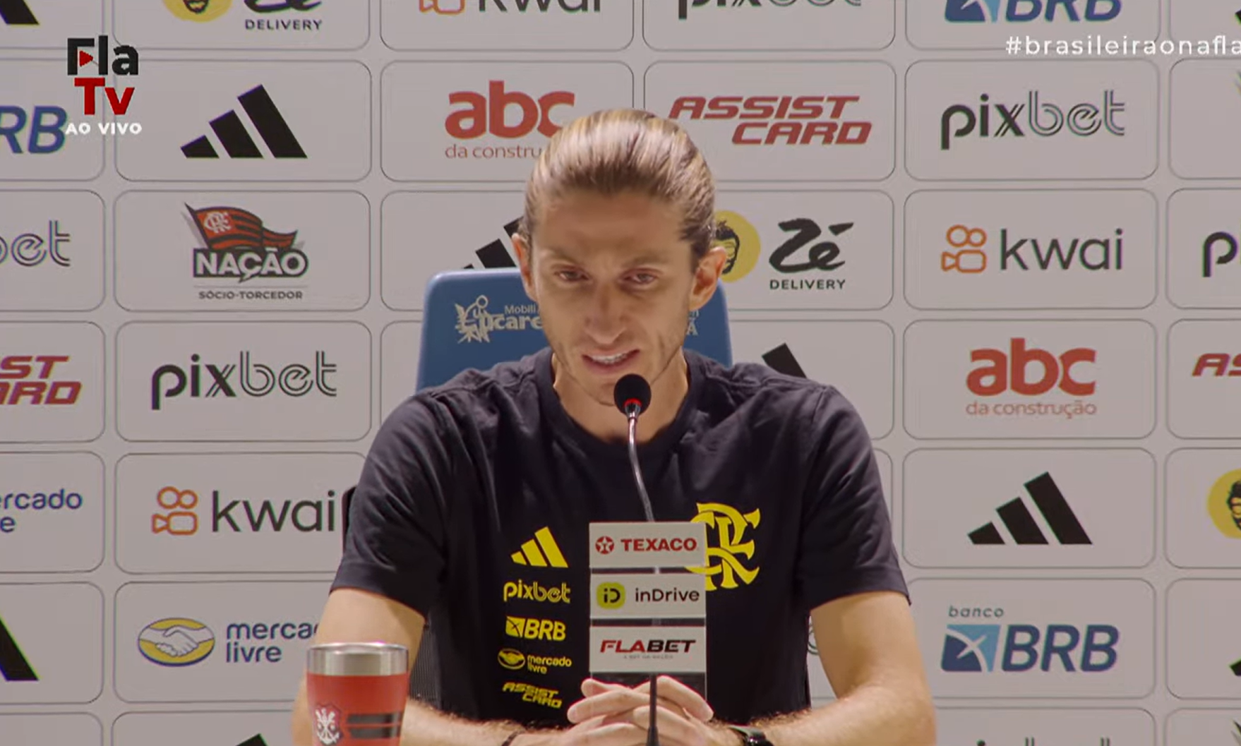 Filipe Luís lamenta derrota pelo Flamengo antes de semifinal com o Corinthians