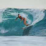Surfista italiana morre após ser perfurada por um peixe-espada
