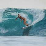 Surfista italiana morre após ser perfurada por um peixe-espada